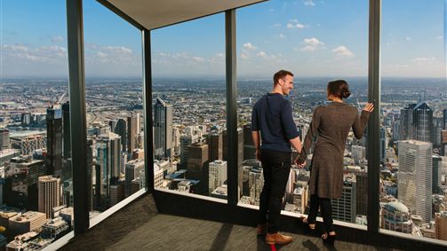 VVLand__9612870_AY62_Skydeck_Day_Couple_1.jpg